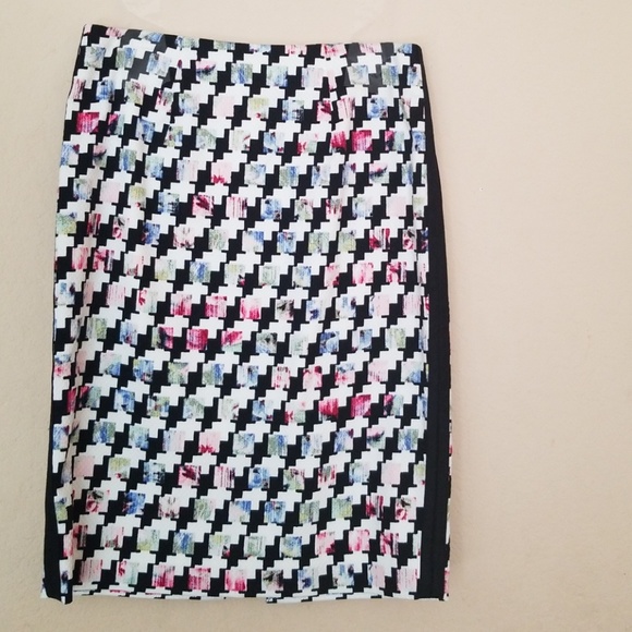 Skirt - Picture 1 of 3